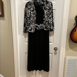 Jessica Howard Black and White Floral Dress Set